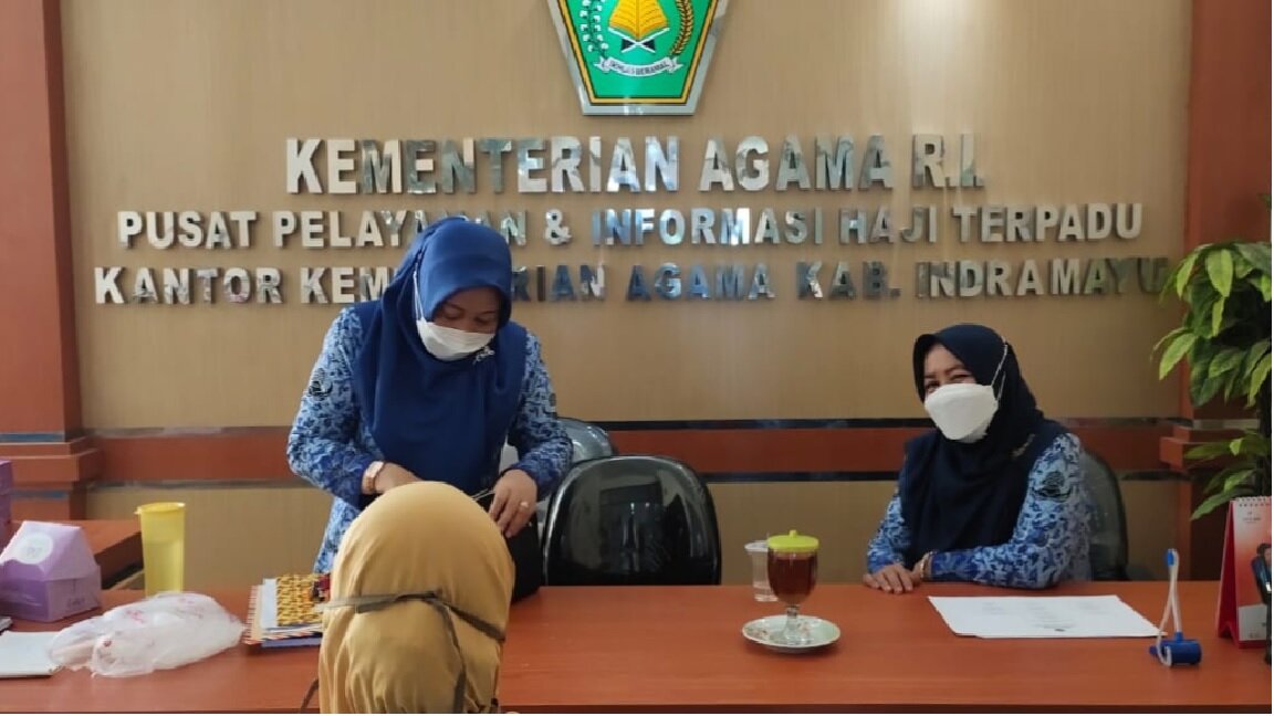 Kemenag Indramayu Rekam Biometrik Jemaah Pelimpahan Porsi