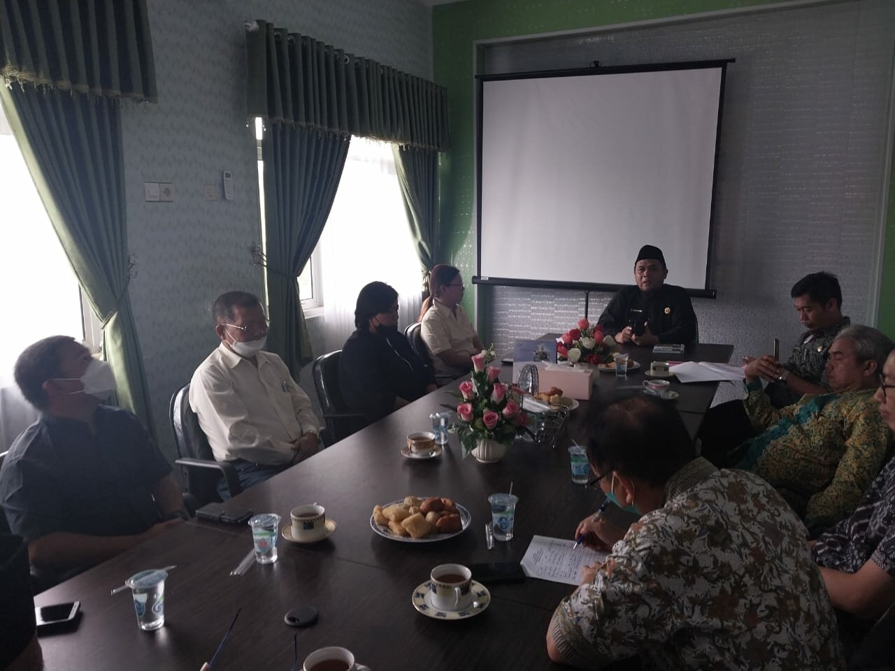 Kankemenag Kab. Indramayu bersama FKUB Kab. Indramayu melaksanakan dialog keagamaan